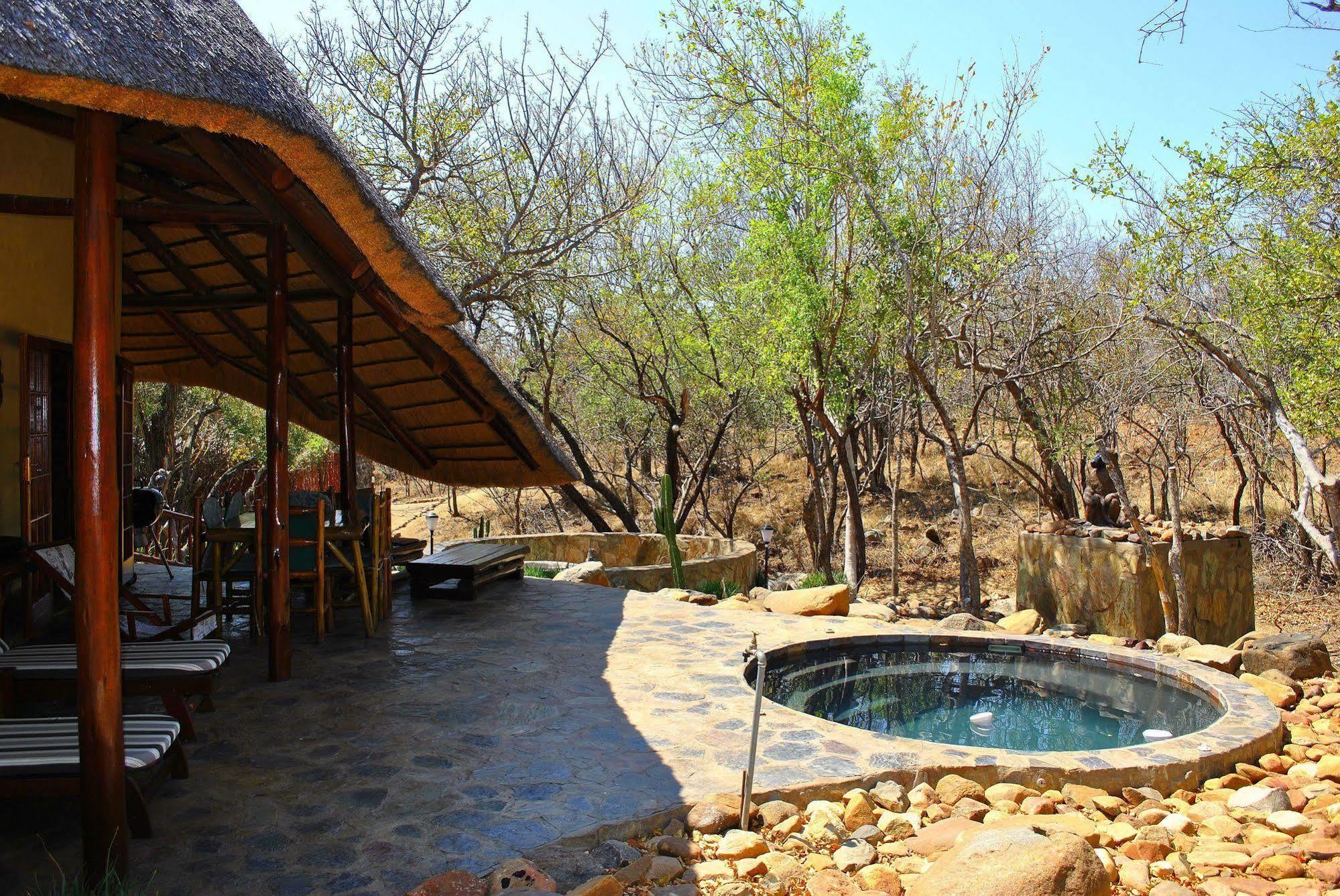 Lodge Bona Intaba Game *